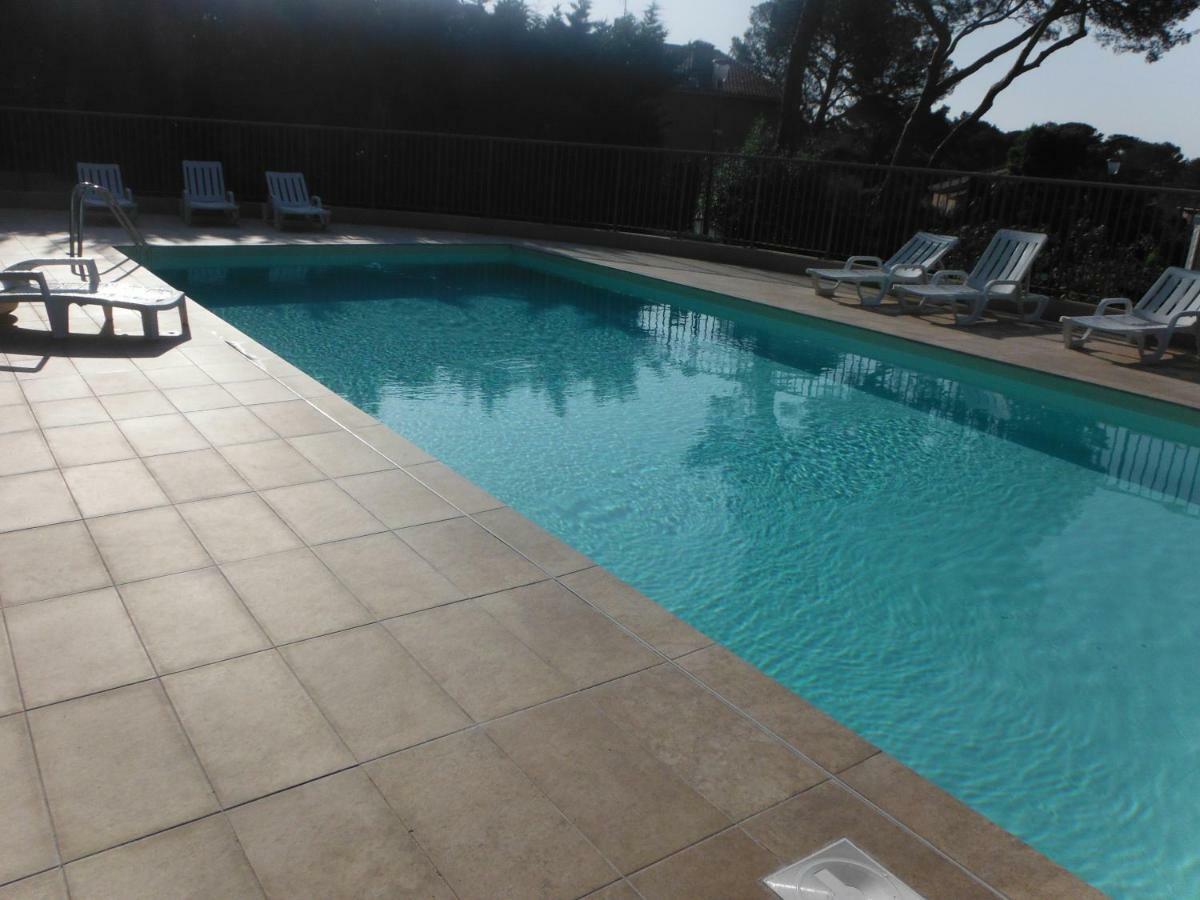 Camping l'Eléphant Saint-Raphaël Esterno foto
